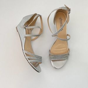Badgley Mischka Size 9.5 Silver Rhinestone Wedge Sandals Heels Wedding Occasion